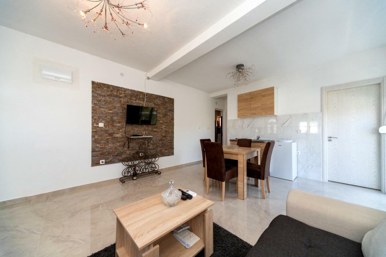 Apartmani Krstajic Stara Maslina Bar Extérieur photo