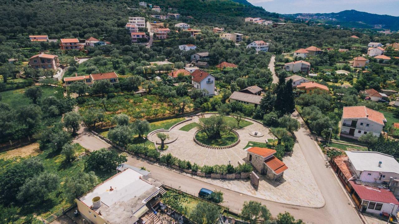 Apartmani Krstajic Stara Maslina Bar Extérieur photo